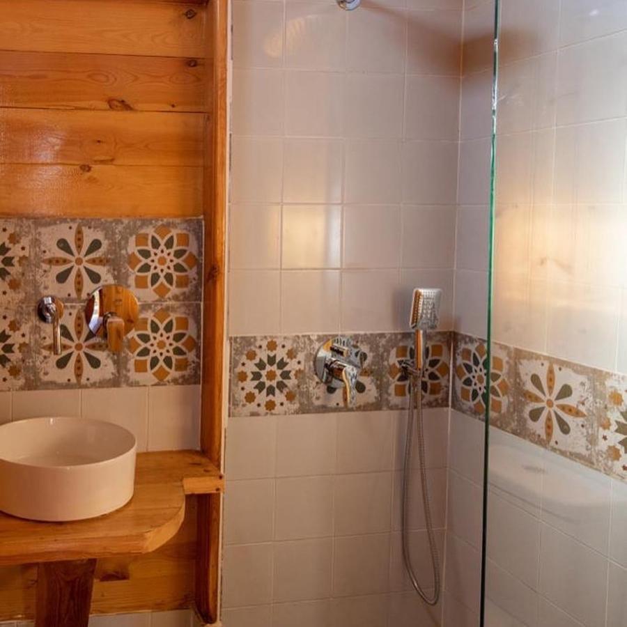 Northern Lake Lodge Izbat Ilyas Bagian luar foto