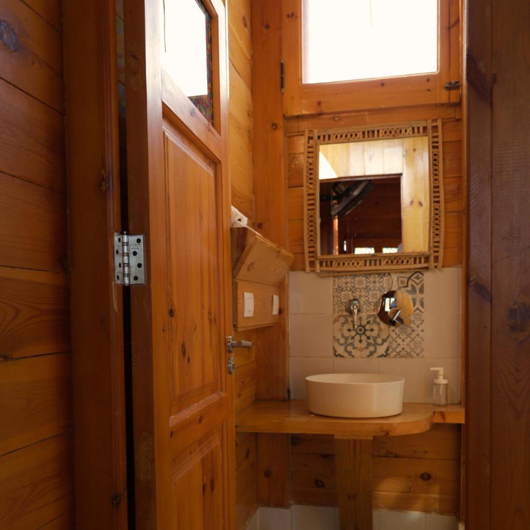 Northern Lake Lodge Izbat Ilyas Bagian luar foto