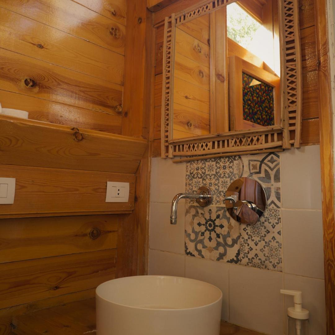 Northern Lake Lodge Izbat Ilyas Bagian luar foto