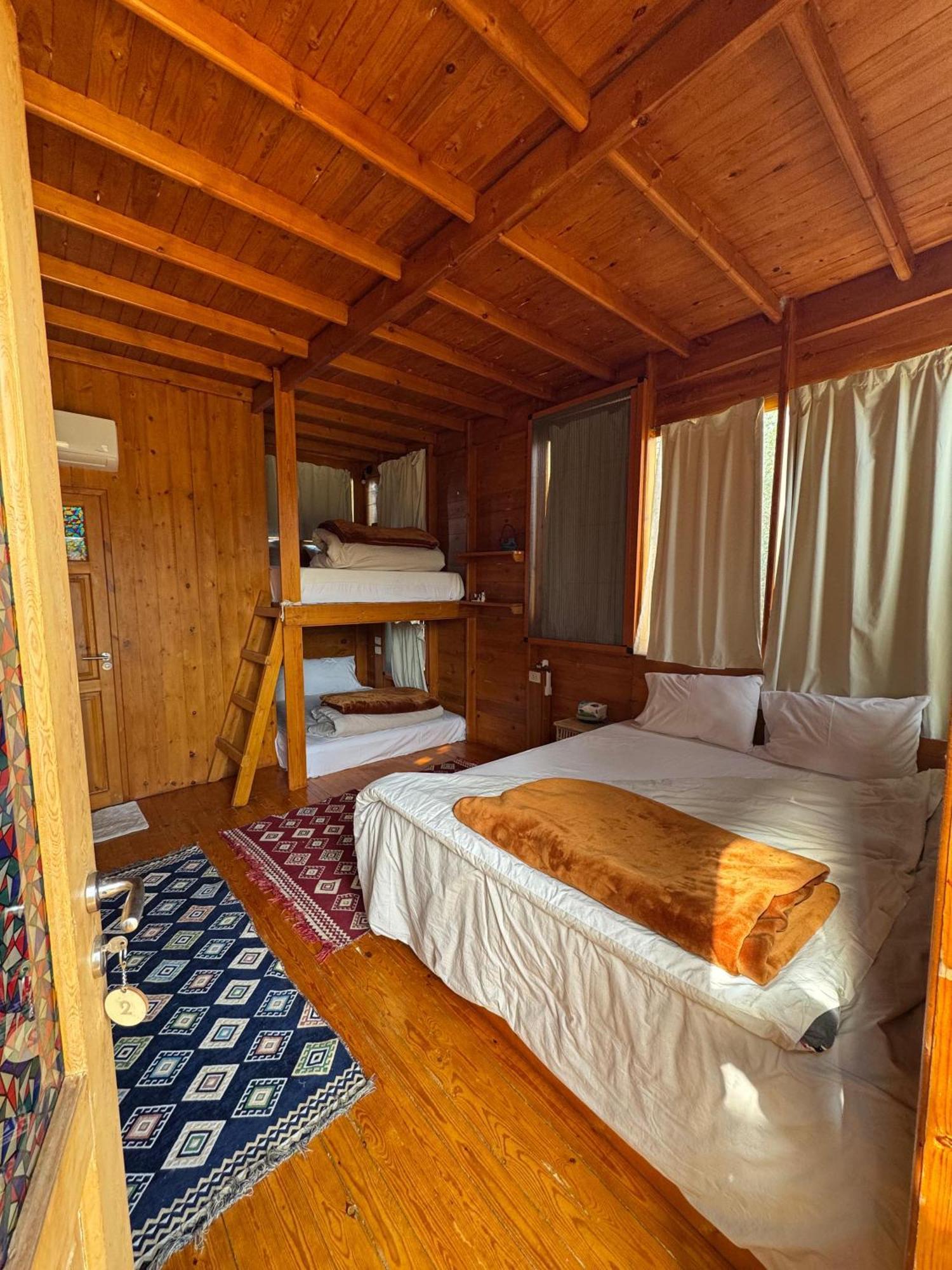 Northern Lake Lodge Izbat Ilyas Bagian luar foto